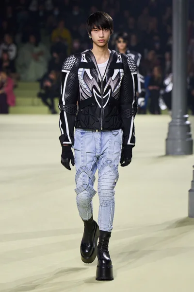 Look 80